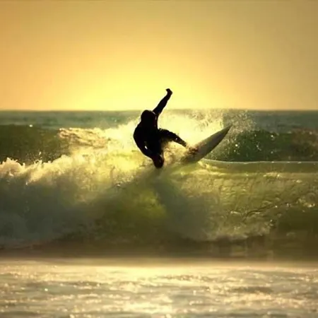 Surfances 3* Suances